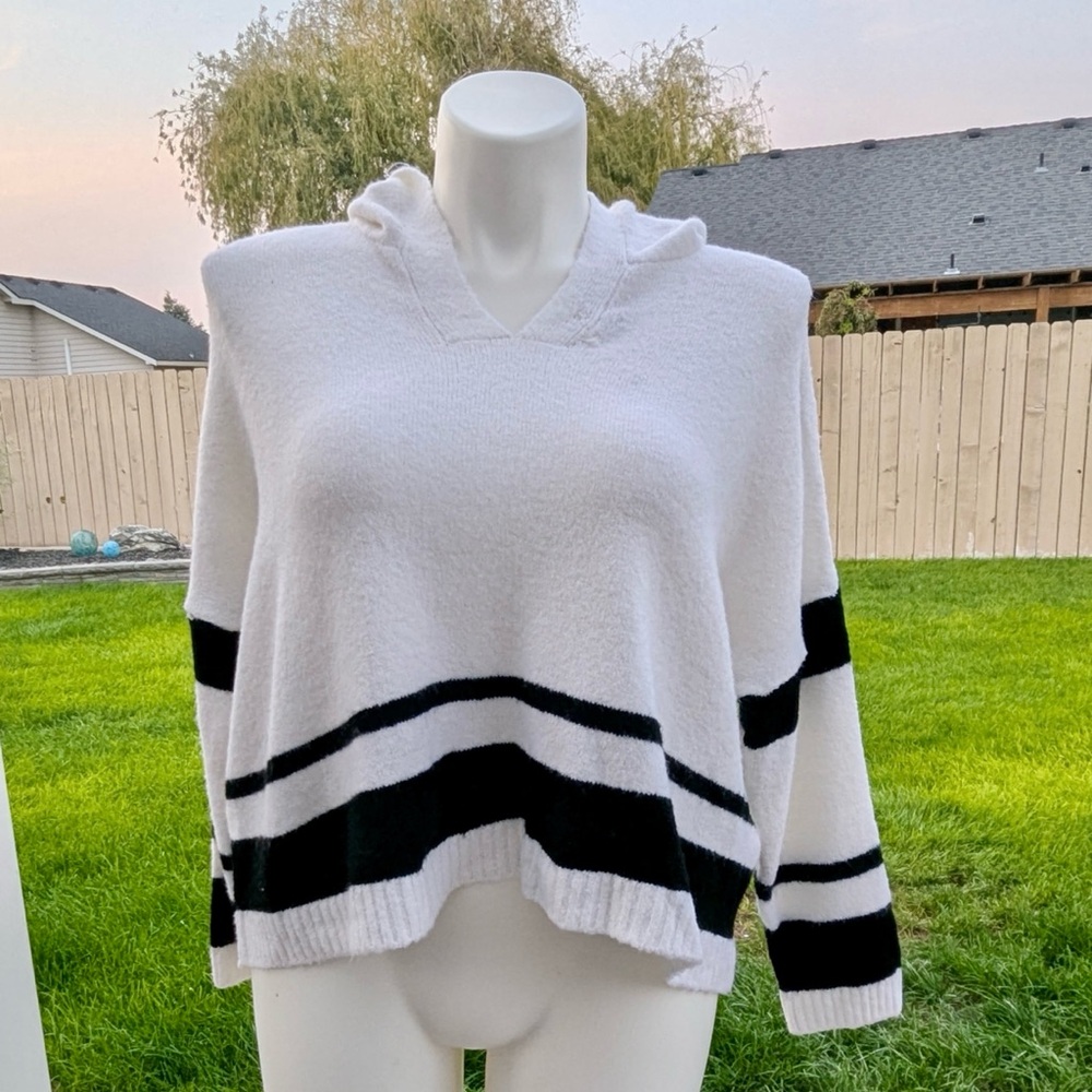 Ashley Stewart White V-Neck Sweater with Black Accents